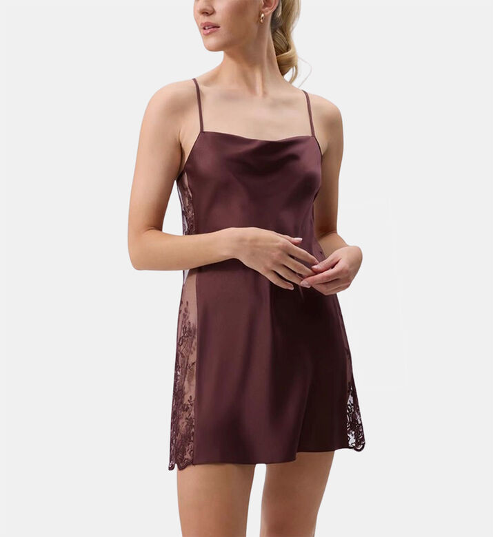 Rya Chemise Darling, Model View