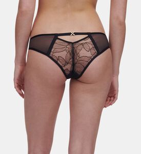 سروال داخلي مطرز بدانتيل