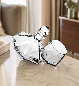 Vista Alegre Carossel Whisky Decanter, Model View
