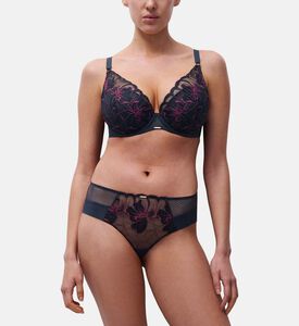 Chantelle Bra, Model View