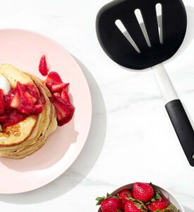 Oxo Silicone Flexible Pancake Turner, Packshot View