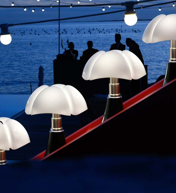 Martinelli Luce Pipistrello E14 Led Bulb Table Lamp, Black, Packshot View