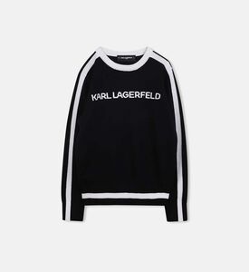 سترة محبوكة بخطوط متباينة