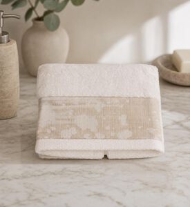 Dea Cascata Bath Towel, White, 33x33-cm, Model View