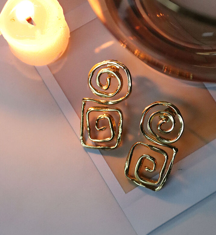 Ottoman Hands Earng Megara Geo.spiral Stud, Packshot View