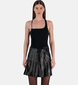 بلوزة بدون أكمام بتفاصيل خيط