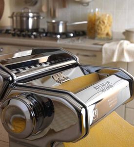 صانعة المعكرونة الكلاسيكية أطلس 150