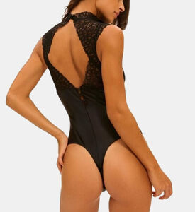 بودي سوت سيموني بياقة عالية