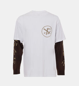 تيشيرت بياقة وطبعة شعار دائرية