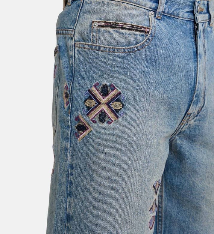 شورت جيريلى جينز متوسط الارتفاع شورت جيريلى جينز متوسط الارتفاع