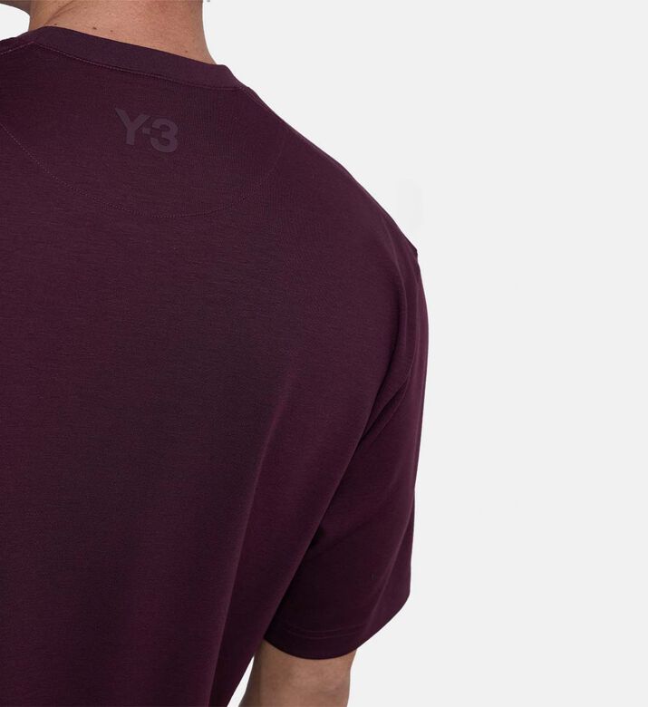 تيشيرت قصير الأكمام بشعار