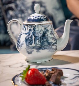 Versailles Porcelain Teapot Versailles Porcelain Teapot