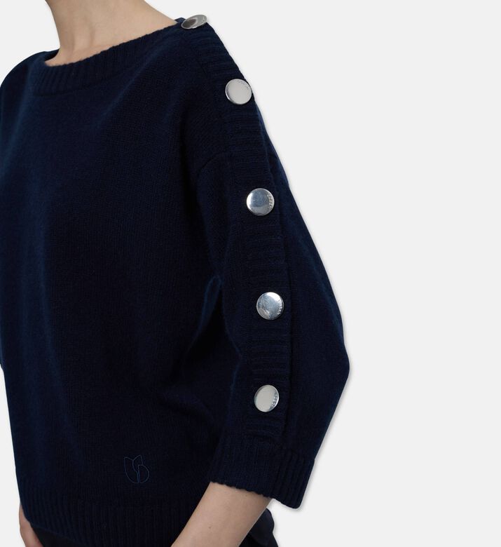 Ba and Sh Jump Classy, Model View