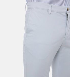 بنطال بقصة عادية بتفاصيل منسوجة