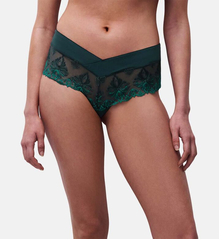 Chantelle Shorty, Model View
