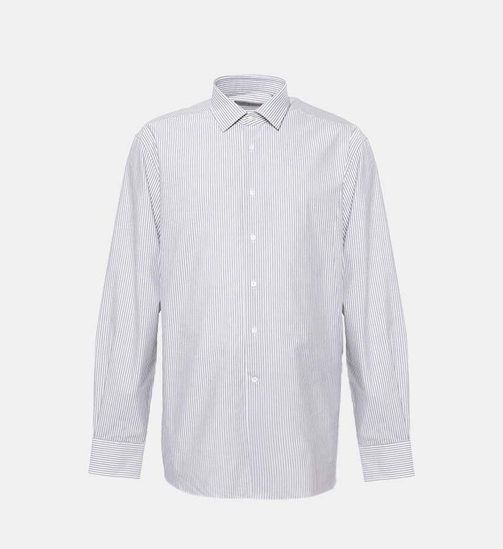 قميص بنقشة مخططة بأكمام طويلة