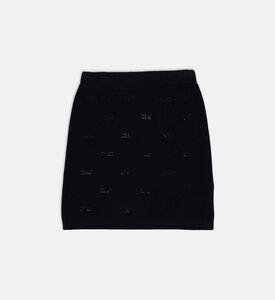 تنورة قصير مزينة بشعار