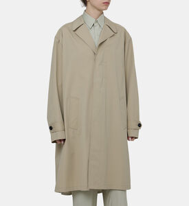 معطف كلاسيكي بأكمام طويلة وأزرار للإغلاق