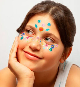 ملصقات أزهار للوجه