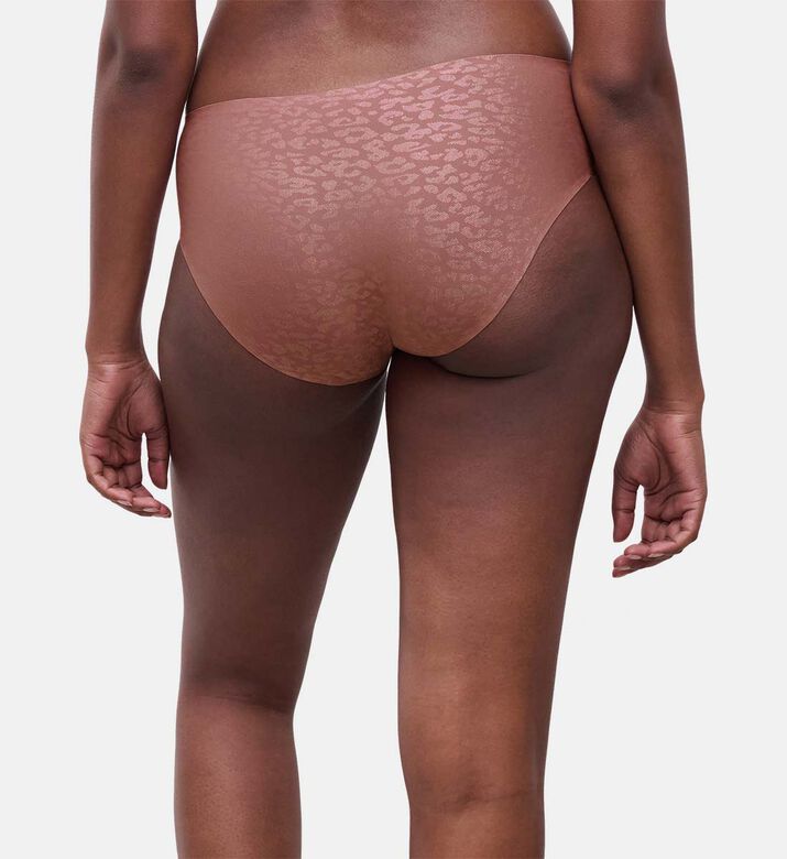 Chantelle Shorty, Model View