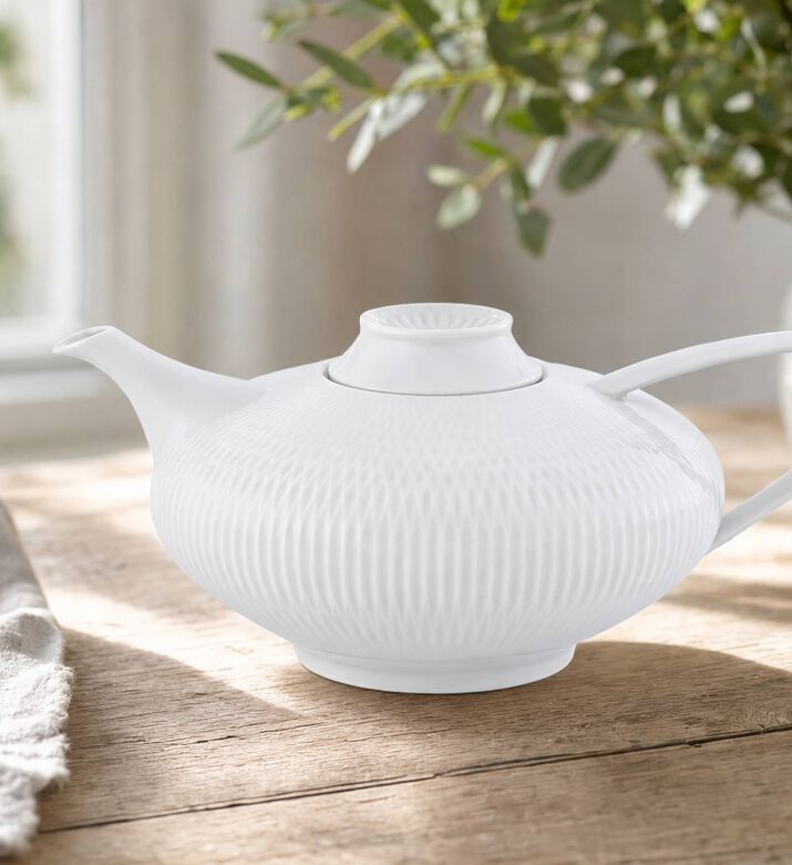 Vista Alegre Larger Porcelain Teapot, Model View