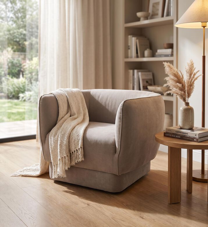 Vilmers Moon Metal Leg Swivel Arm Chair, Packshot View