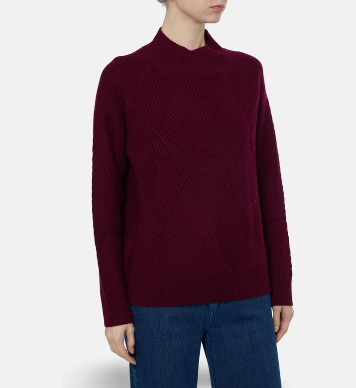 Carter and White Sweater Tamara, Model View