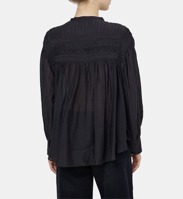 قميص كلاسيكي بأكمام طويلة