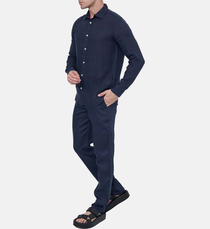 بنطال غير رسمي بقصة ضيقة