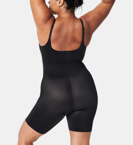 لباس داخليي غير مرئية محدد للجسم بطول لمنتصف الفخذ