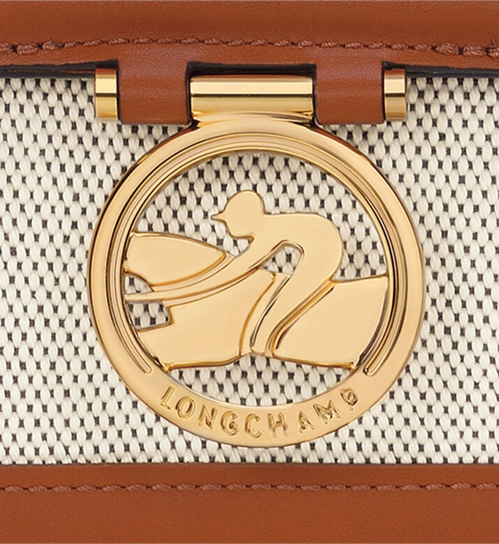 حقيبة كتف Box-trot متوسطة من جلد