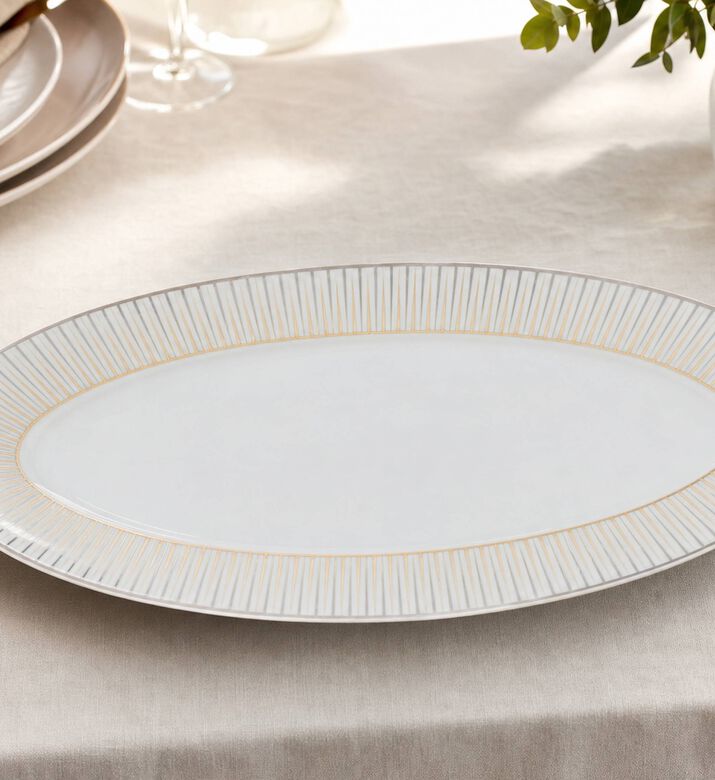 Spal Glint Porcelain Oval Plate - 39 Cm, Model View