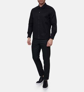 قميص بصف أزرار وجيب على الصدر