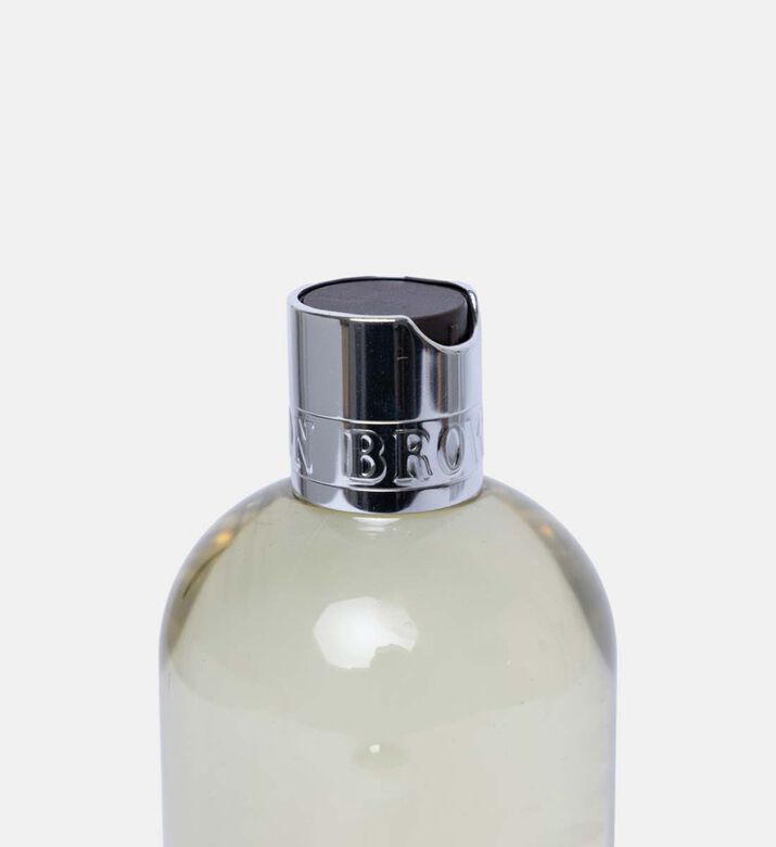 غسول الجسم السائل الناعم بالبرغموت البرتقالي