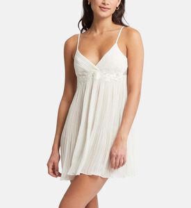 فستان قصير بطيّات بدون أكمام