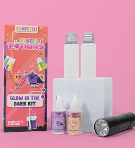 مجموعة ألعاب متوهجة في الظلام