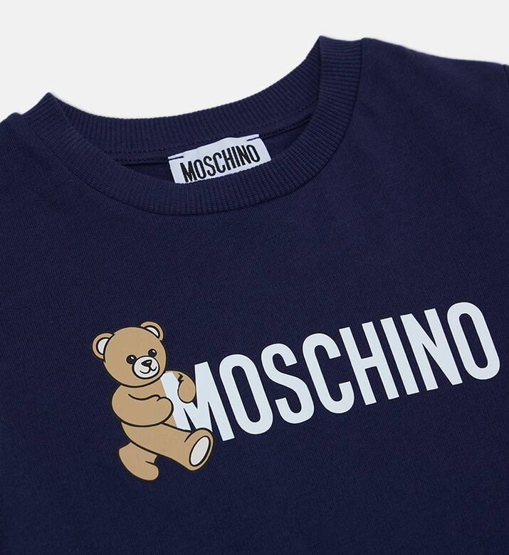 تيشيرت قصير الأكمام بطبعة دب تيدي وشعار