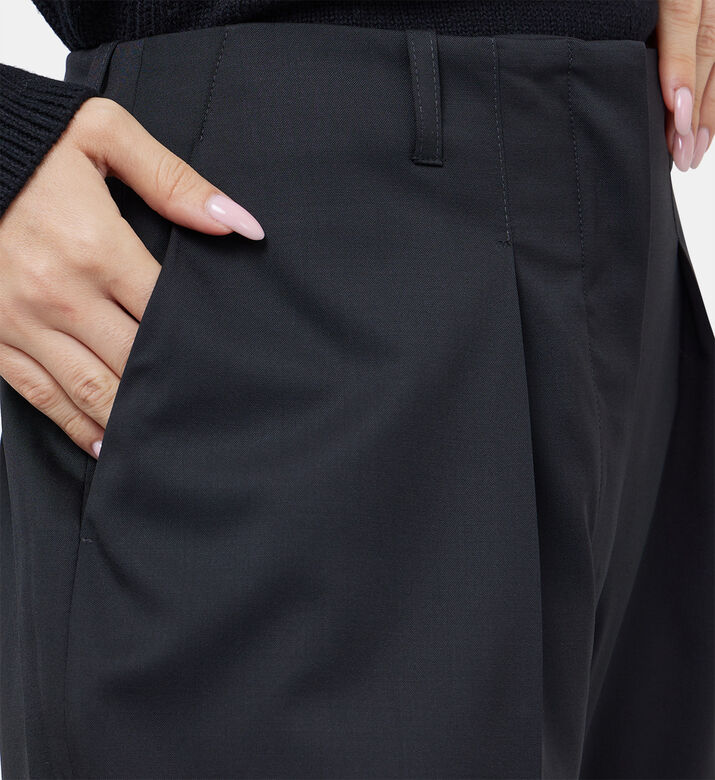 بنطال صوف إيفا للكاحل بأزرار