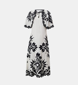 فستان واسع بتطريز أزهار