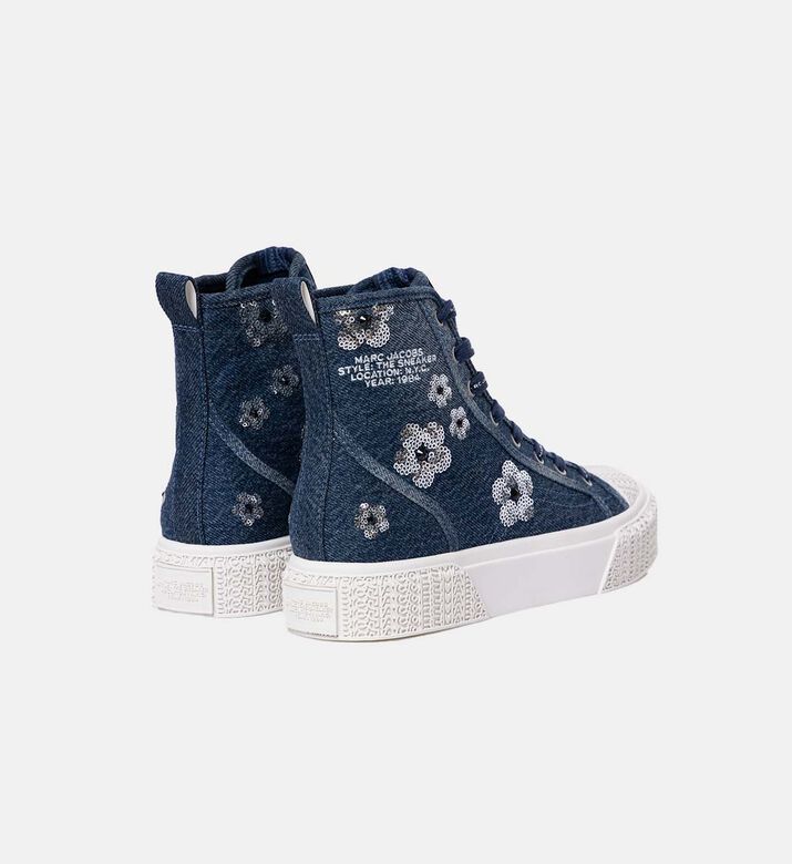 حذاء سنيكرز دنيم عالي الساق بأزهار مزينة بترتر