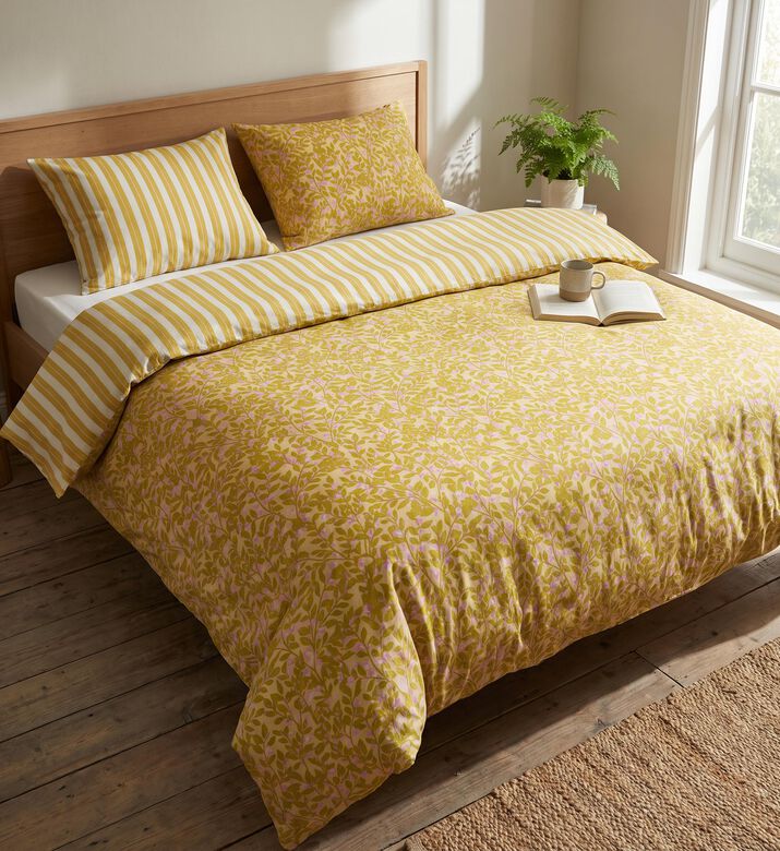 Essenza Petite Berry Bed Set 200x220, 60x70 Cm, Packshot View