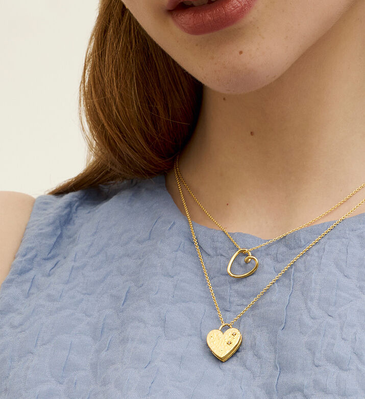 Ottoman Hands Necklace Talia Heart Locket, Packshot View Ottoman Hands Necklace Talia Heart Locket, Packshot View