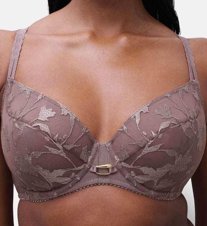 Chantelle Underwired Full-coverage Bra, Model View