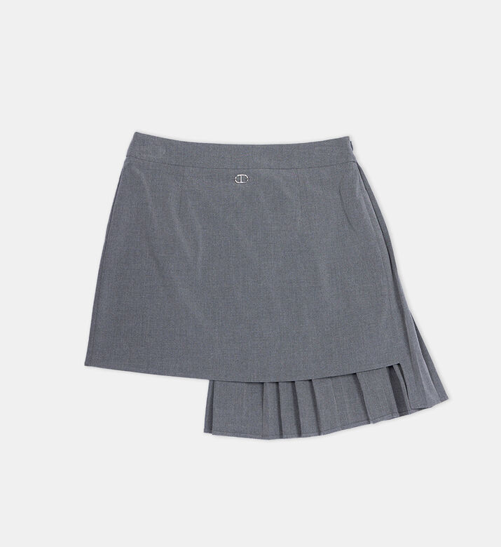 تنورة بطيات فانلة