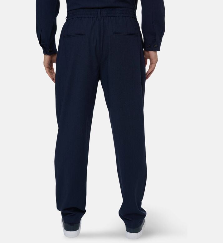 Les Deux Pant Como, Model View