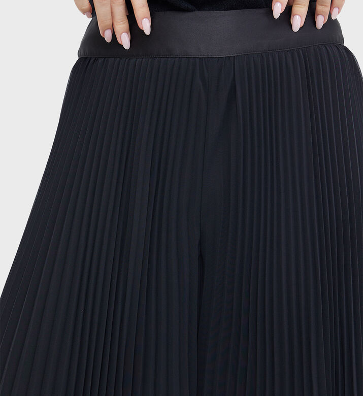 Wide-legged Flared Pleated Pants
