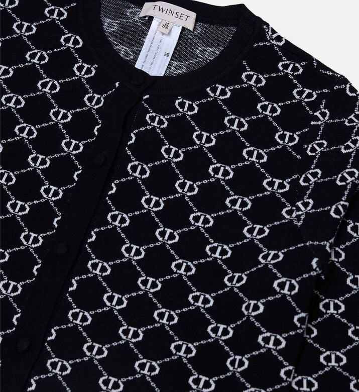 كارديغان محبوك بشعار إنتارسيا كارديغان محبوك بشعار إنتارسيا