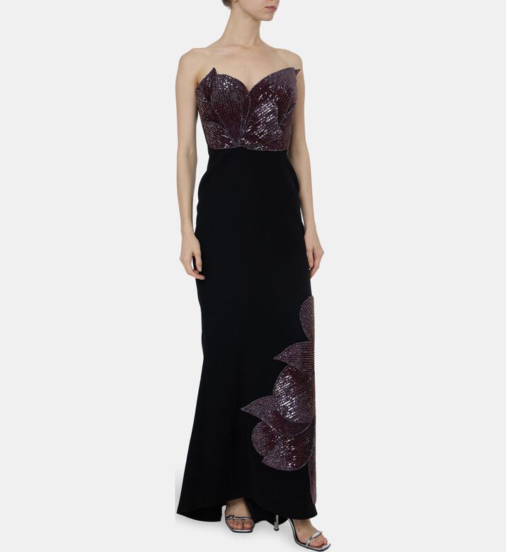 AAVVA Crepe Aflic Flower Gown, Black, M, Model View