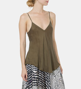 بلوزة حريرية بدون أكمام