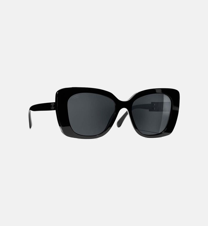 نظارات شمسية مربعة مزيّنة بكريستال